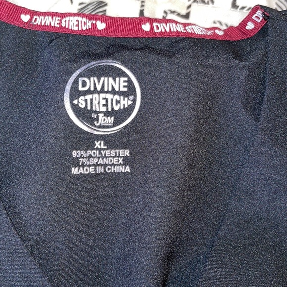 SCRUB TOP - Picture 3 of 3